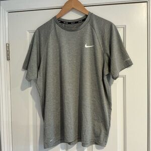 Nike Swim Mens UPF40 Rash Sun Dri Fit Grey T-Shirt L